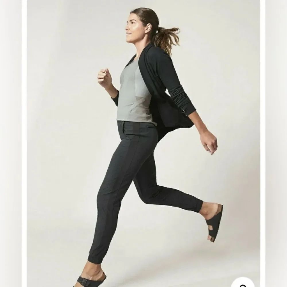 Athleta Black Textured Brooklyn Jogger Travel Lifestyle Pant // size 4